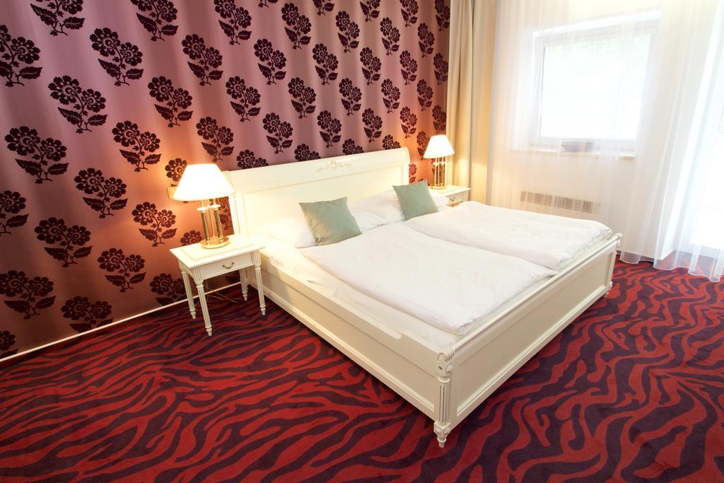 Hotel Galant Lednice Ngoại thất bức ảnh